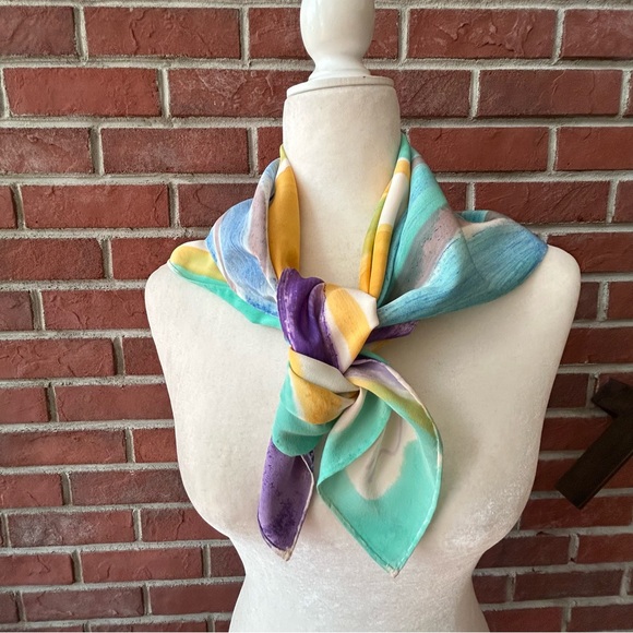 •Canaris Signed Unique Graphic Handpainted Handrolled Silk Scarf 28”x31” - Picture 5 of 8